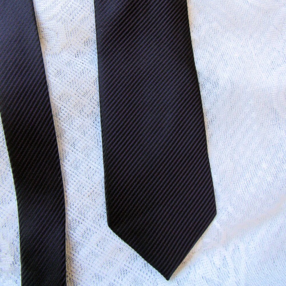 Burberry London  Men Tie, Silk, Hand Made, Dark Purple/Black color, striped - Picture 4 of 9